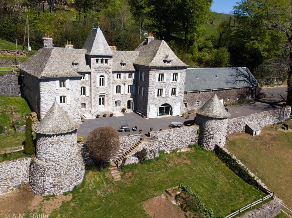 Curieres Bed & Breakfast | Château du Puech en Aubrac
