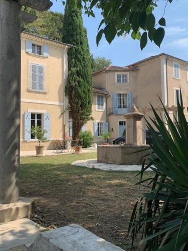 Loriol-du-Comtat Bed & Breakfast | Château Sainte BARBE