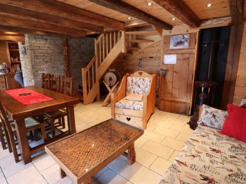 Beaufort Ski Chalet | Chalet 3 pièces, 6 pers, 2 km des pistes, plein sud, internet - FR-1-342-158