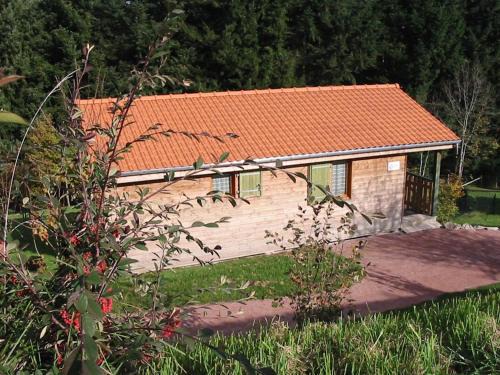 Les Noes House | Chalet accueillant avec terrasse et 2 chambres dans les Monts de la Madeleine - FR-1-496-239