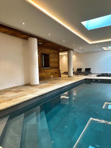 Aigueblanche Ski Chalet | Chalet Alpin avec piscine, jacuzzi et salle de jeux