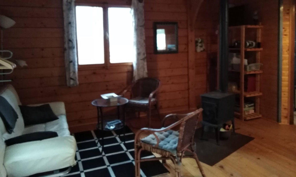Saint-Cere Ski Chalet | Chalet at the edge of the wood