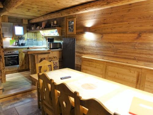 Beaufort Ski Chalet | Chalet cosy 3-4 pers, idéalement situé, à 500m des pistes et 100m des commerces - FR-1-342-220