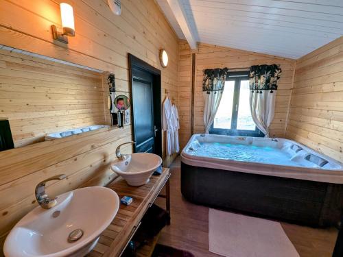 Fougerolles House | Chalet détente avec spa et sauna près des 1000 Étangs - FR-1-583-468