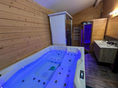 Fougerolles House | Chalet détente avec Spa et animaux admis près de Plombières-les-Bains - FR-1-583-498