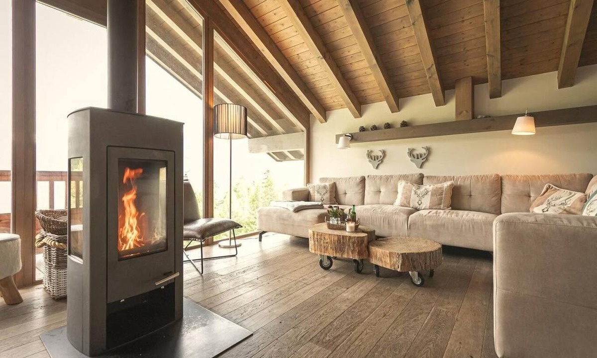 Valfrejus Ski Chalet | Chalet, Ground floor, terrace, balcony, fireplace or stove, tv, ski locker, 158m², Valfréjus