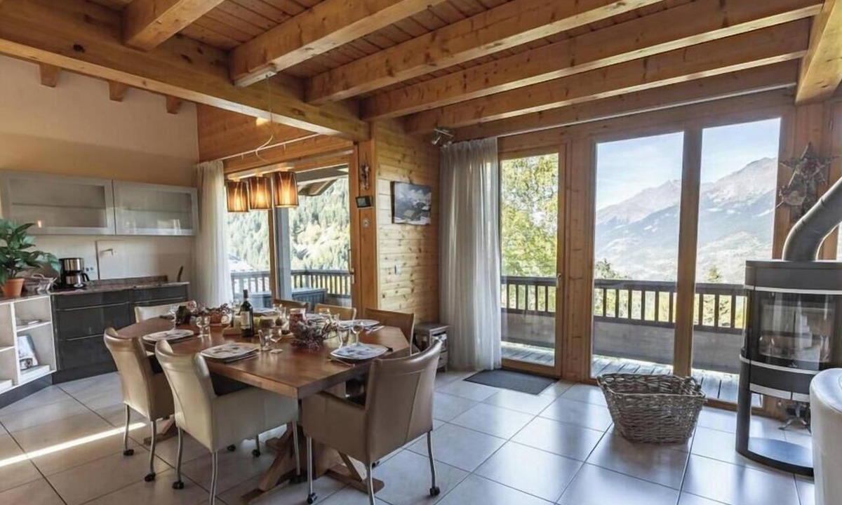 Valfrejus Ski Chalet | Chalet, Ground floor, view valley, terrace, fireplace or stove, tv, ski locker, 158m², Valfréjus