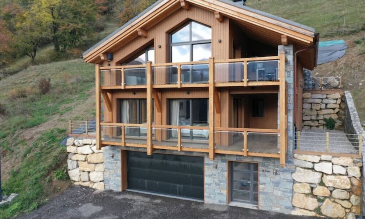 Great Alpine Road Ski Chalet | Chalet La Tarrine à Montmagny