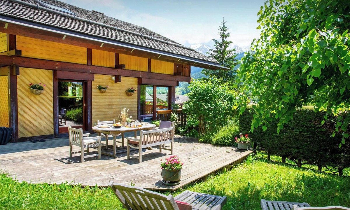 Le Grand-Bornand Ski Chalet | Chalet Musini - ski holiday in the Aravis for 8 with sauna - OVO Network