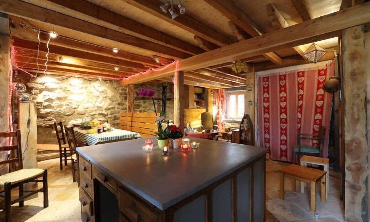 La Ferriere Ski Chalet | +CHALET PIERRE BOIS LAC150m²+ unobstructed mountain and lake views, QUIET AREA