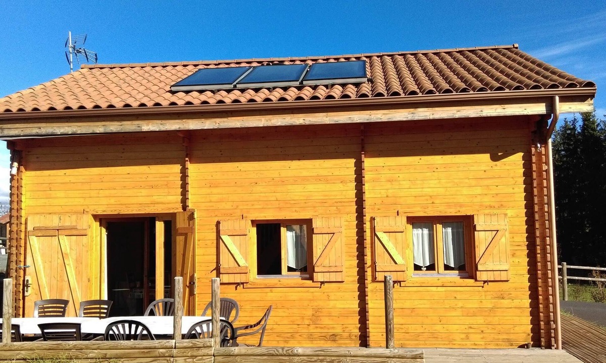 Saint-Flour Ski Chalet | Chalet Puy Mary* sleeps 11 to 13