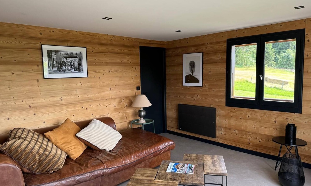 Grande-Riviere Ski Chalet | CHALET WITH SUPERB LAKE VIEW