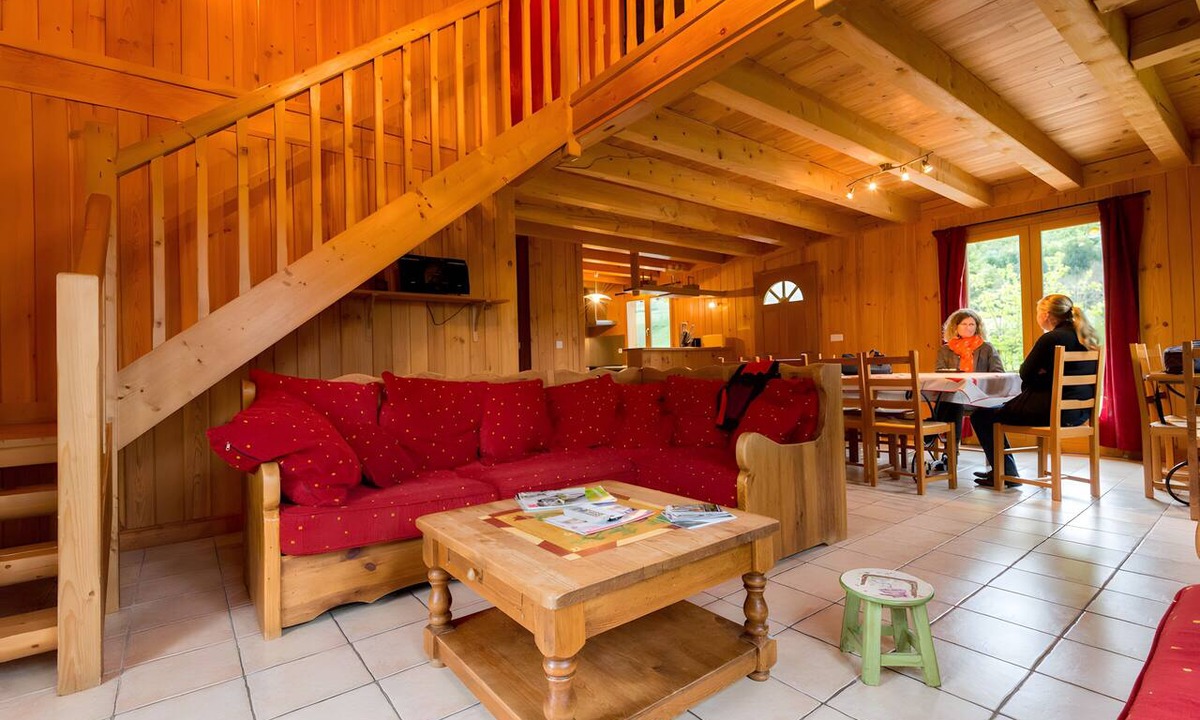 La Chapelle-d'Alagnon Ski Chalet | Chalet “Wellness, Pool, Spa” with Mountain View, Private Garden and Wi-Fi