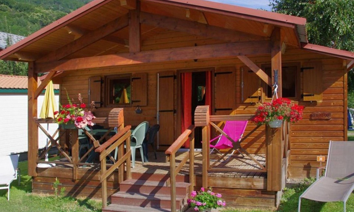 Aigueblanche Ski Chalet | Chalet with terrace - 6 guests