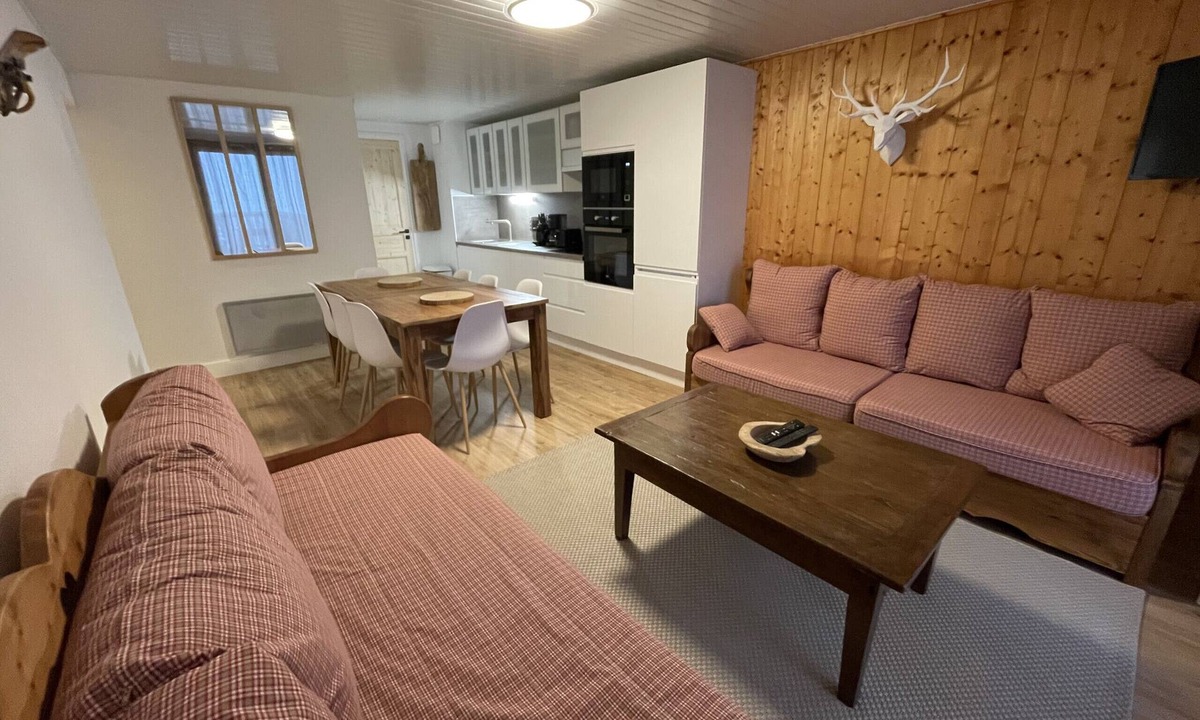 Saint-Jacques-des-Blats Apartment | Chaleureux appartement - résidence Altitude 1500