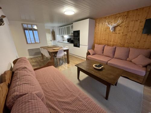 Saint-Jacques-des-Blats Apartment | Chaleureux appartement Altitude 1500