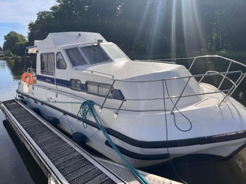 Chatillon en Bazois Boat Rental | Chaleureux Bateau Stationnaire pour 5 pers. - API-1-46-17