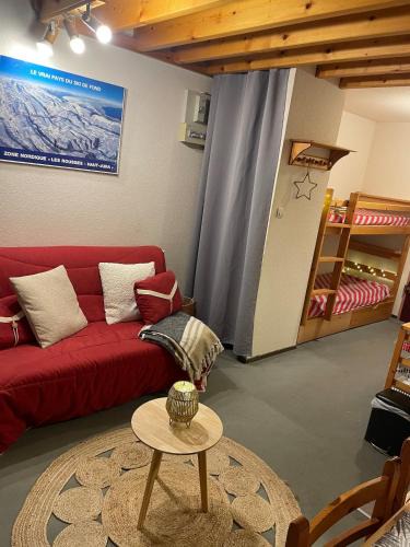 Premanon Apartment | Chaleureux studio montagnard avec balcon 2402