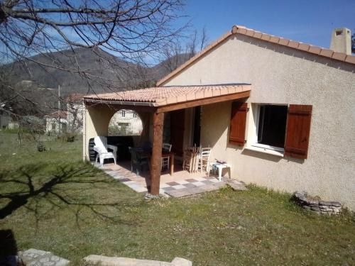 Montjoux House | Chambre à louer dans villa ou Location maison entière