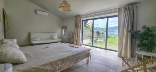 Roche-Saint-Secret House | Chambre avec vue Lysis
