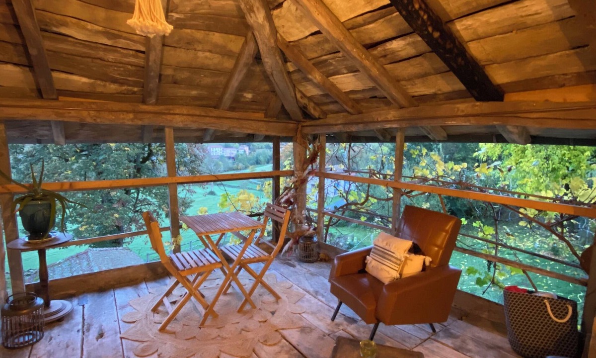 Valsonne House | Chambre d'Hôtes in Beaujolais Vert. Zen atmosphere. ideal for couples