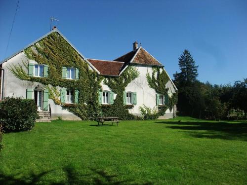 Choye Bed & Breakfast | Chambre La Louis XVI, La Tourelle