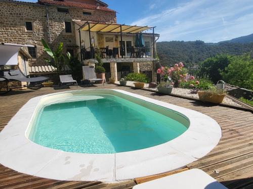 Meyras Bed & Breakfast | Chambres d'hôtes La Storya