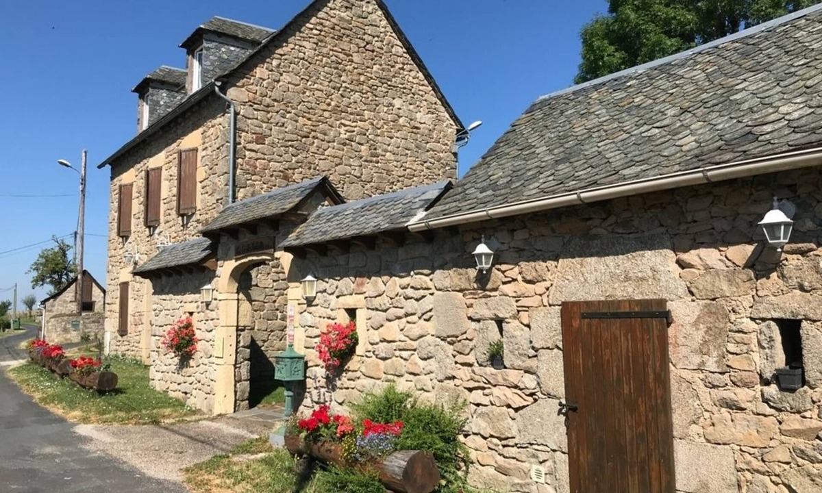 Golinhac Bed & Breakfast | Chambres d'hôtes Lo Soulenquo