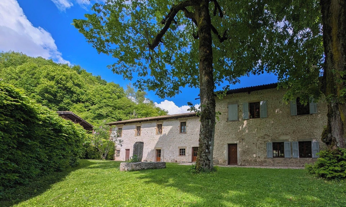 Le Pin House | Chartreuse de la Sylve Bénite, large capacity character cottage