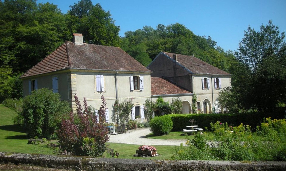 Montigny-les-Cherlieu Cottage | Characterful cottages with gardens in nature, ideal for families and friends