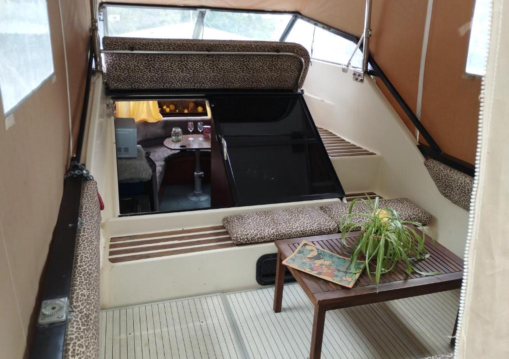 Cuisery Boat Rental | Charmant bateau dans une ambiance conviviale