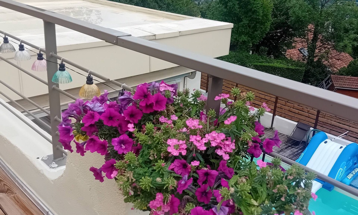 Saint-Paul-de-Varces House | Charmante Villa avec Piscine Privée : Parfait pour Vacance en Familles
