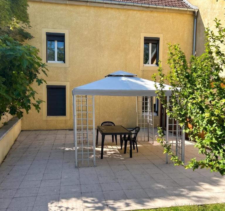 Cemboing House | Charmante maison à Cemboing, 700 m²