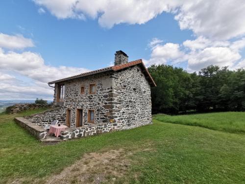 Retournac House | Charmante maison dans les gorges de la Loire avec terrasses et poêle à bois - FR-1-582-319