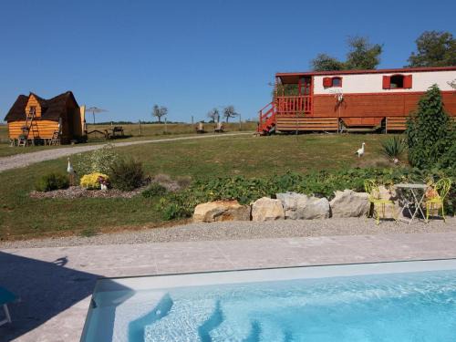 Vy-le-Ferroux House | Charmante Roulotte avec Vue Vallée de la Saône - FR-1-583-418