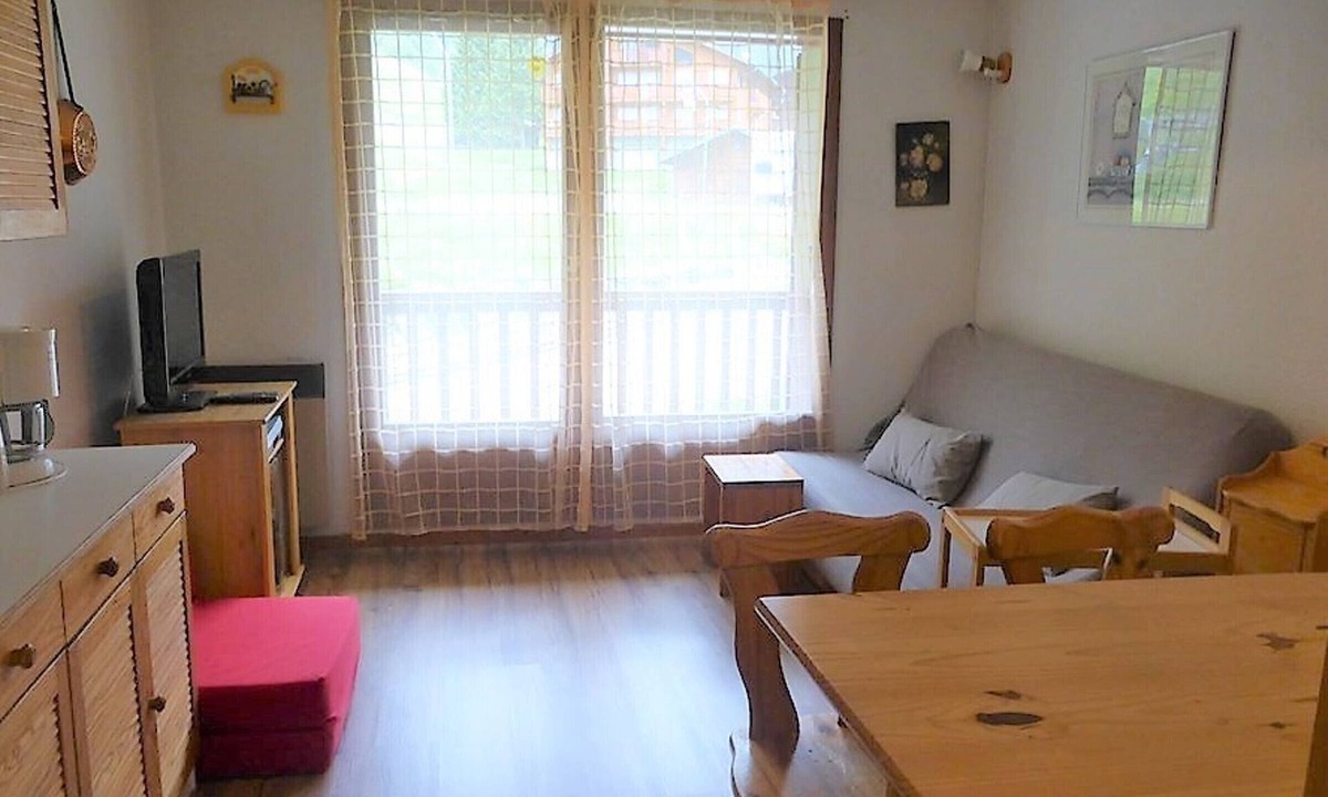 Beaufort Apartment | Charming 2* Apartment for 5 at Ski Slopes - Wifi, Parking, Pet-Friendly, Cozy Kitchen