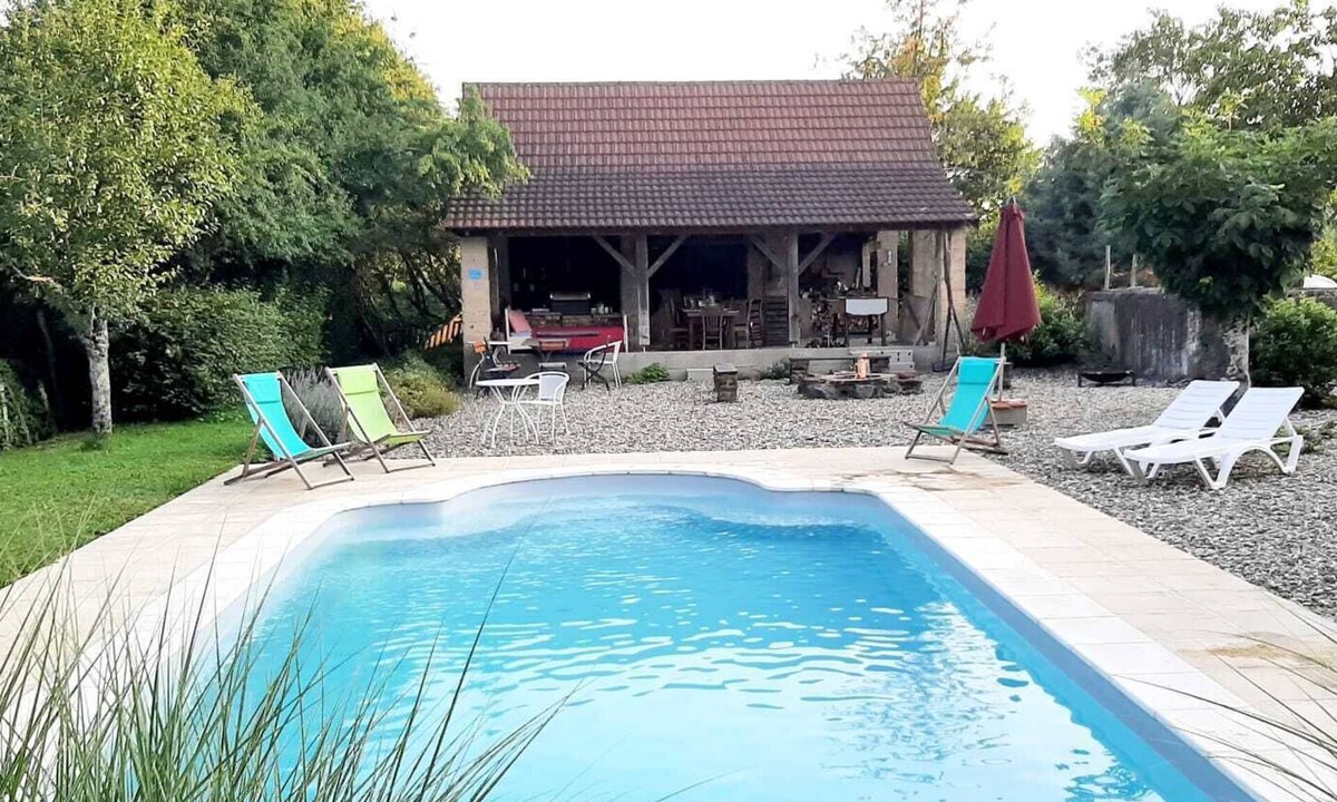 Montcony Apartment | Charming apartment "Grenier", 130 qm on 2 1/2 floors, family and pet friendly!
