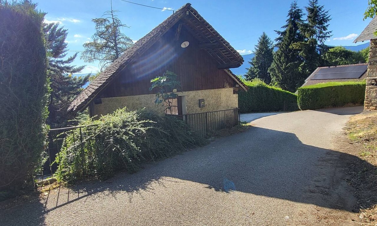 Saint-Jean-le-Vieux Ski Chalet | Charming cottage/studio, nestled in nature, with mountain view