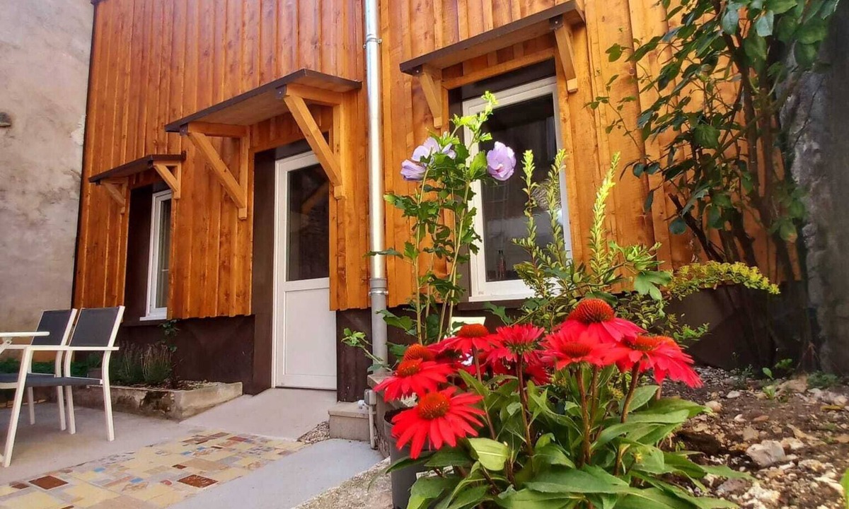 Pontarlier Apartment | Charming cottage