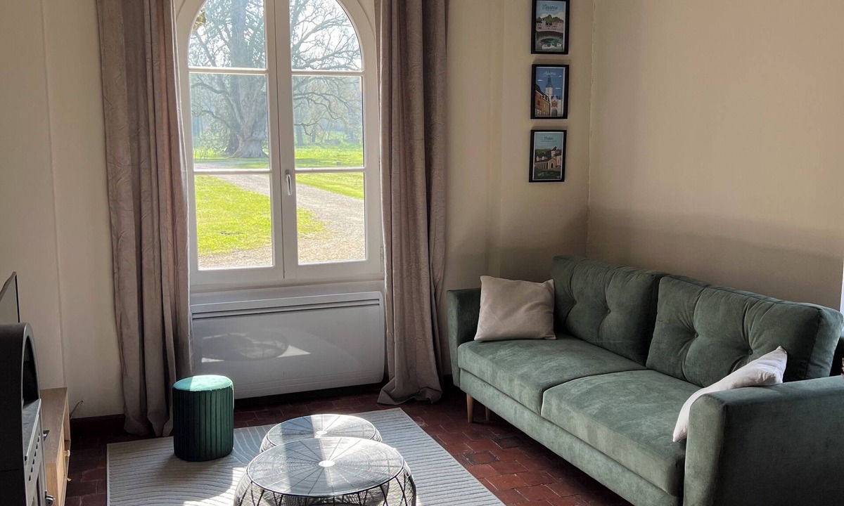 Villefargeau Cottage | Charming cottage in the 8-hectare grounds of a Burgundy château