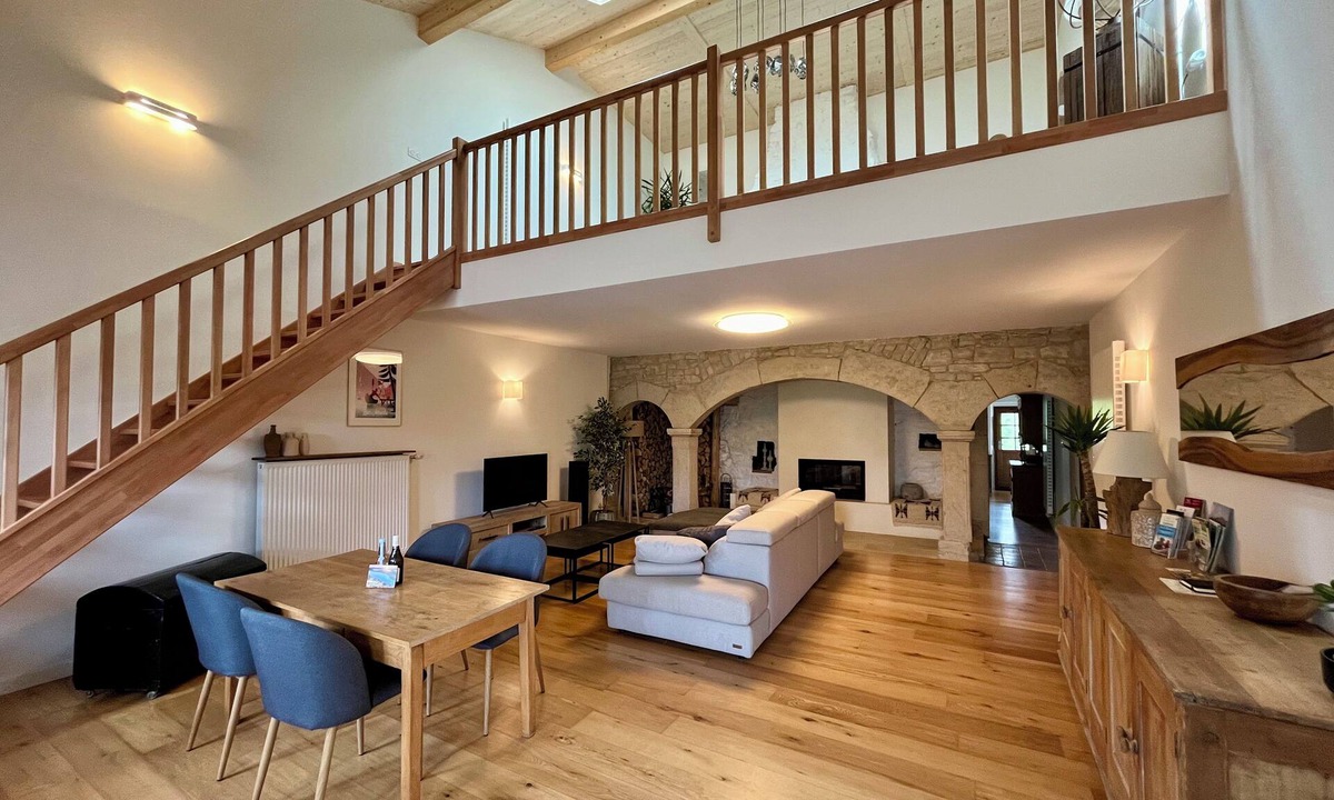 Le Frasnois House | Charming cottage, sleeps 8/10