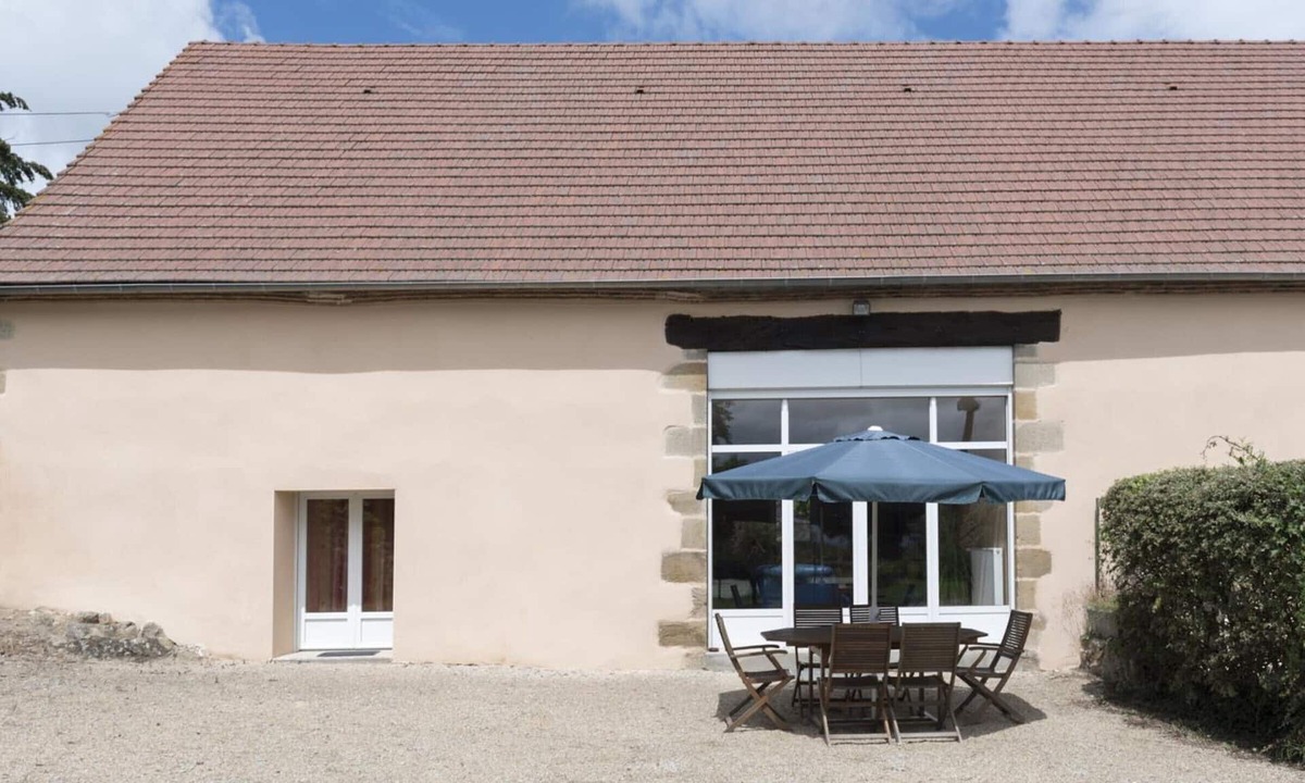 Cressanges Cottage | Charming cottage with pool and garden in Bourbonnais