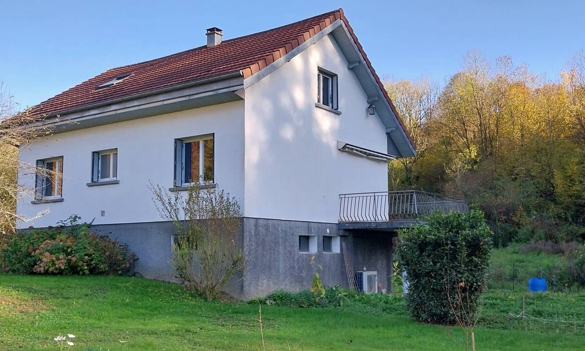 Beure House | Charming country house, surrounded by greenery, 10 minutes from Besançon.