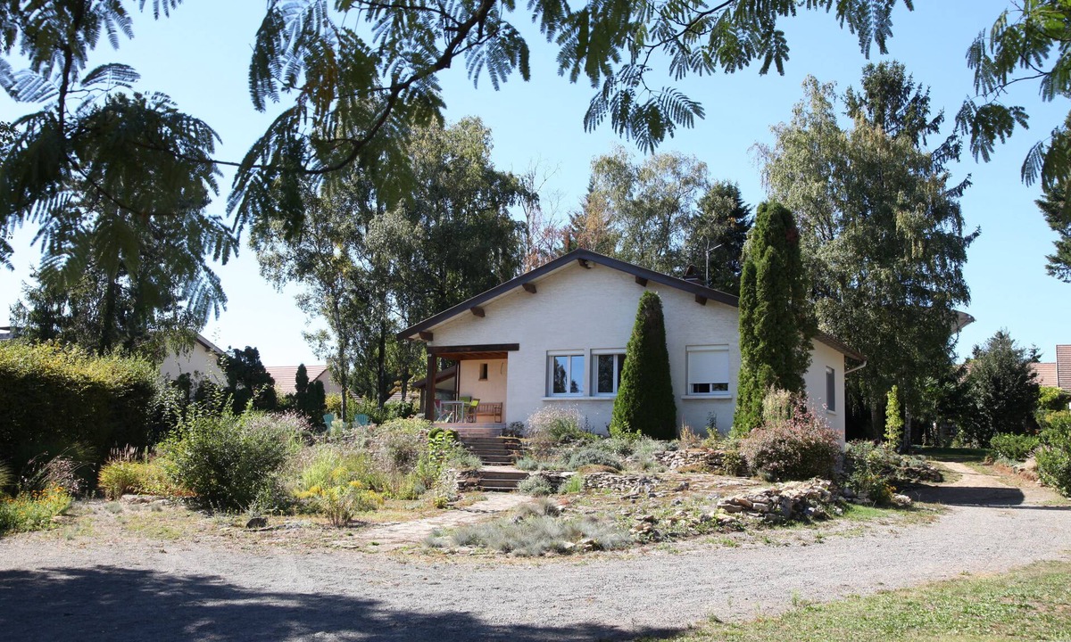 Paroisse Saint-Vincent-de-Paul House | Charming detached house in the hills above Dole