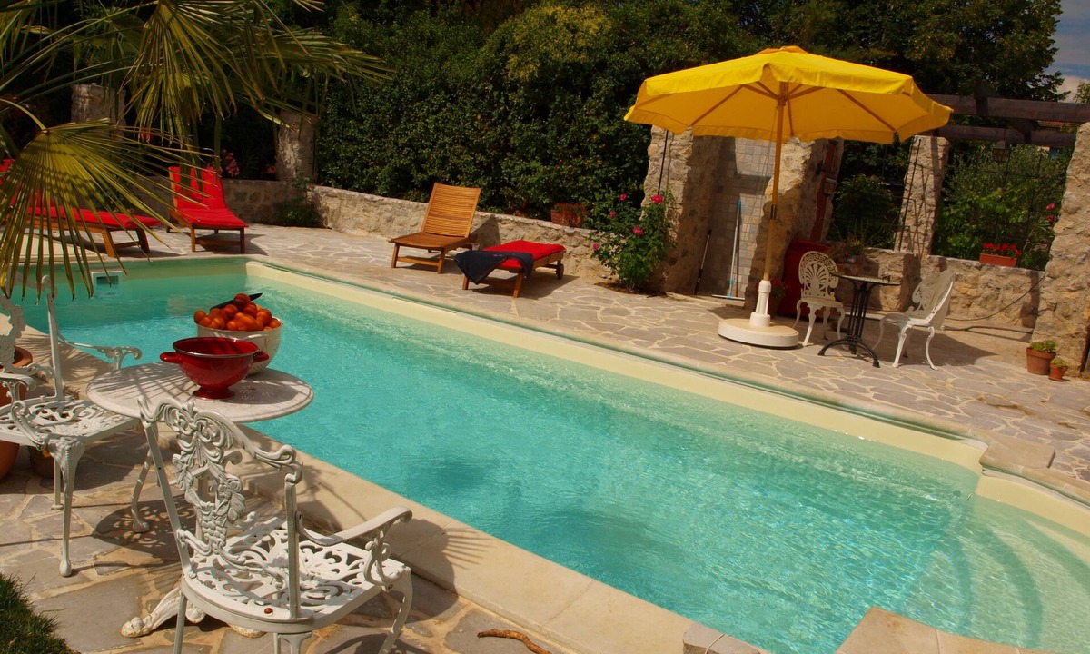 Saint-Alban-sous-Sampzon Apartment | Charming family apartment with pool near Pont d’Arc – up to 4 guests