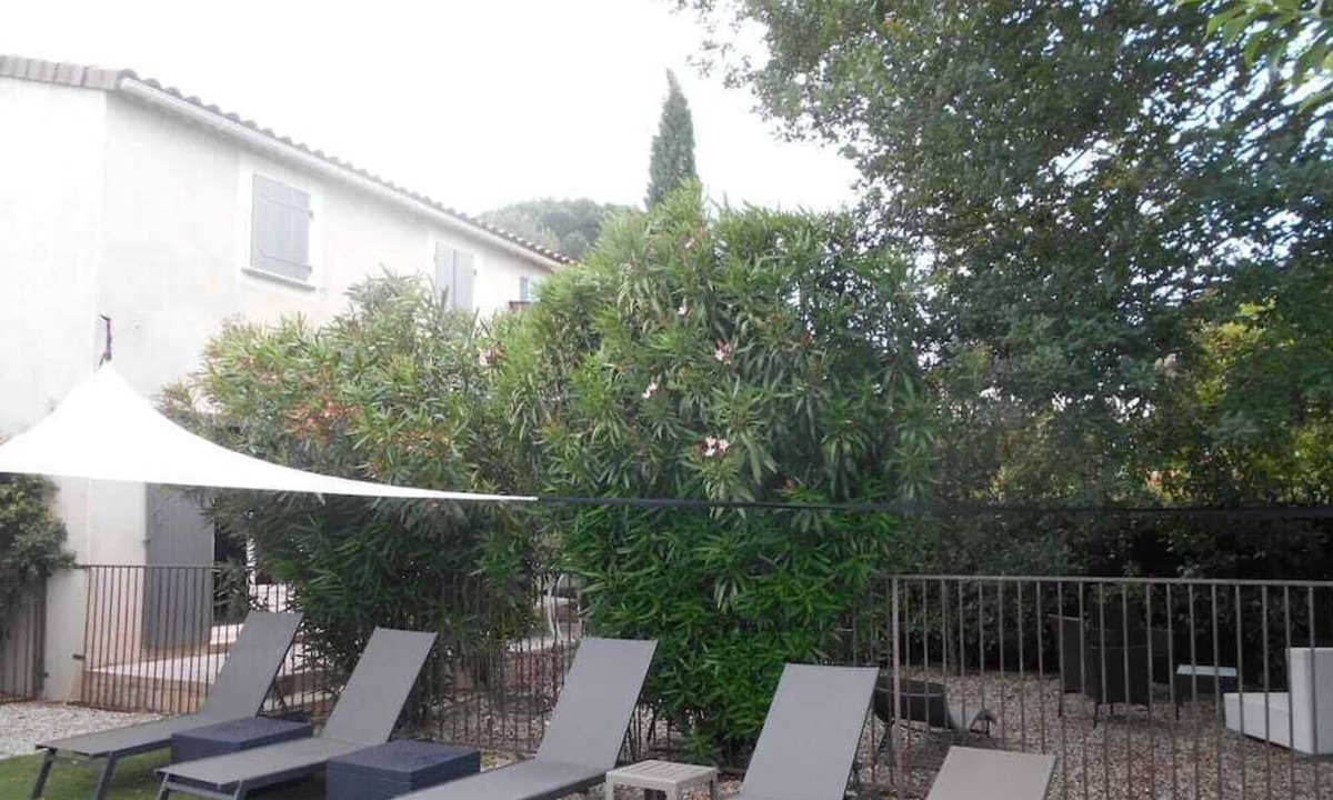 Pont-Saint-Esprit House | Charming little Provencal country house with garden and private pool