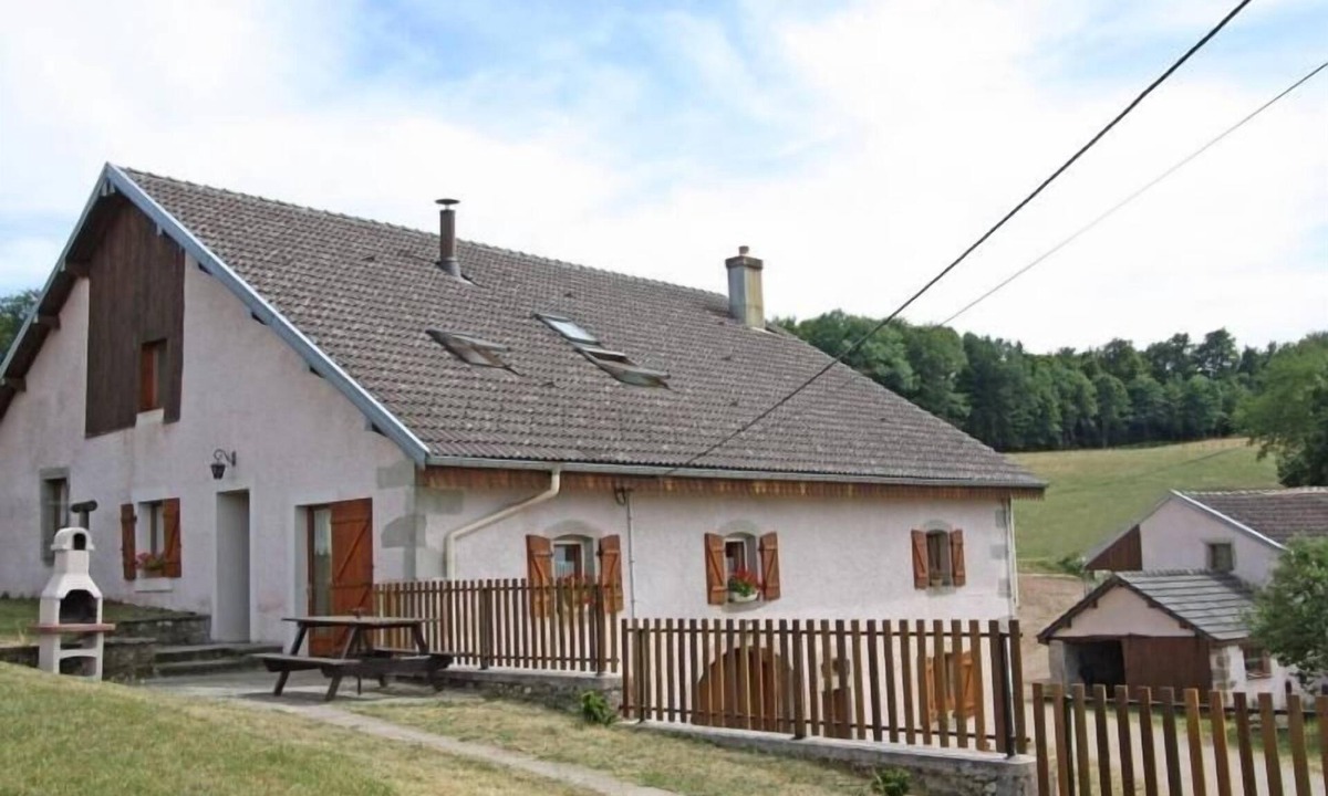Girmont-Val-d'Ajol Cottage | Charming Nature Retreat: Cozy Cottage with Fireplace and Scenic Views