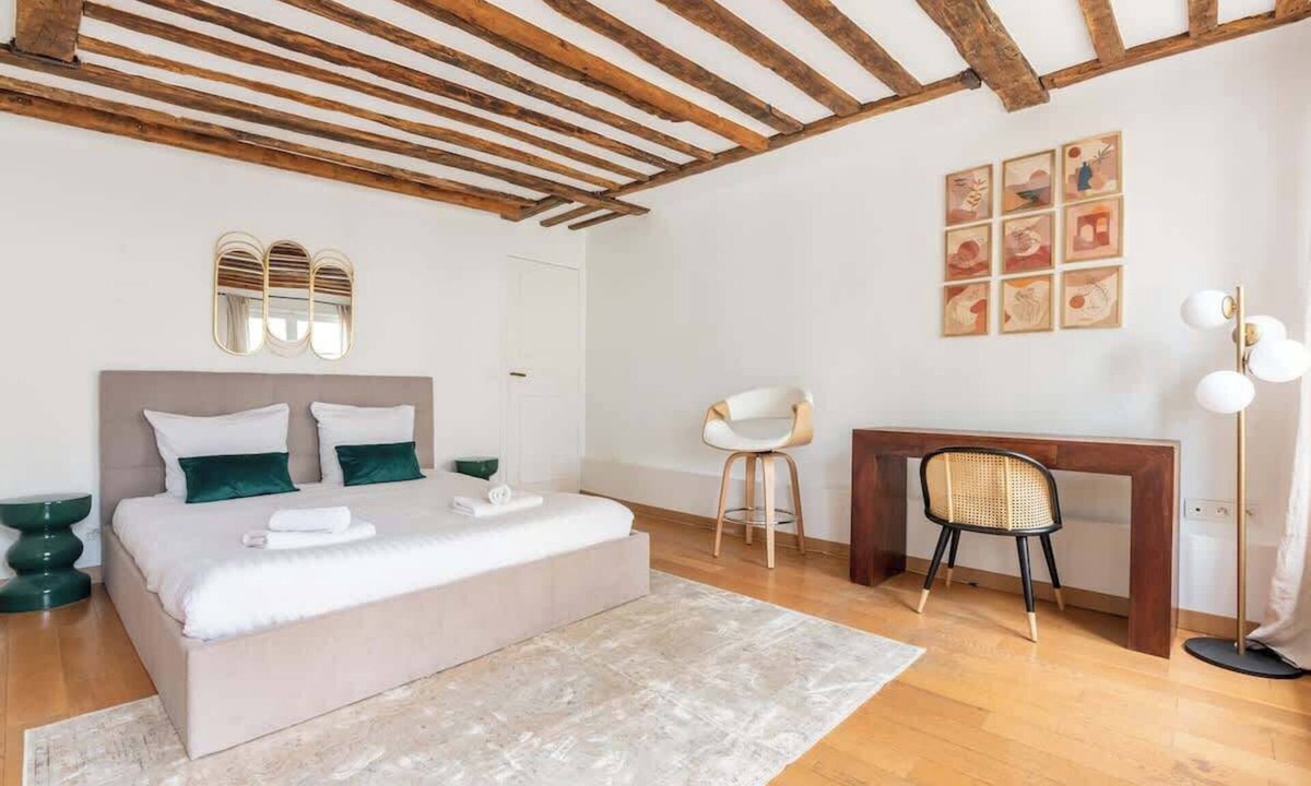 6th Arrondissement Apartment | Charming Parisian apartment 1BR A/C