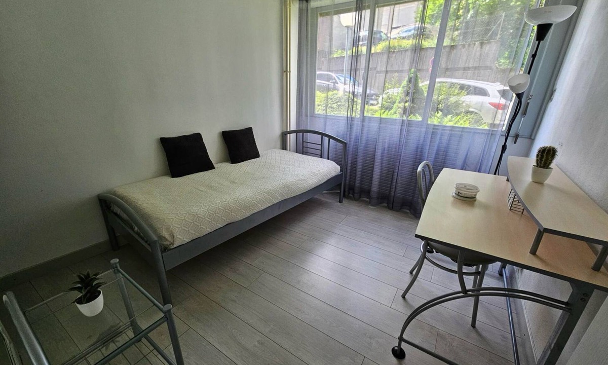 Saint-Jean-Baptiste Apartment | Charming room with kitchenette