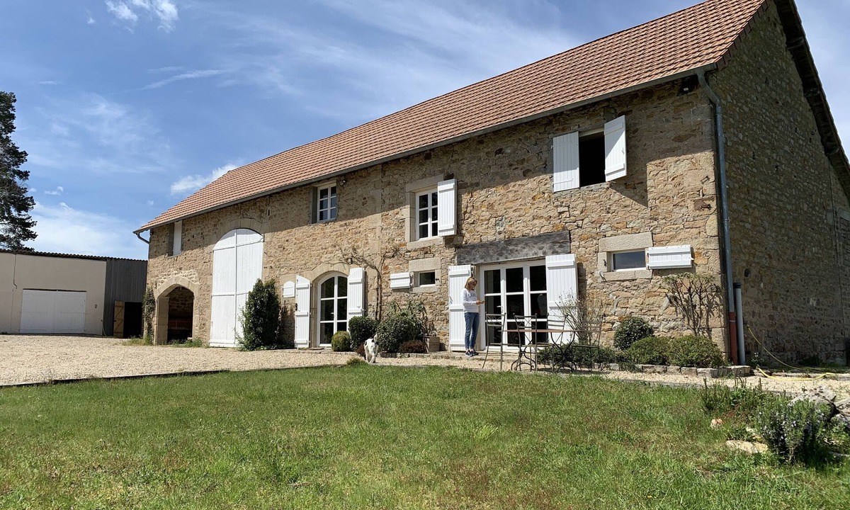 Martigny-le-Comte House | Charming stone house in the Charollais Brionnais region with breathtaking views.